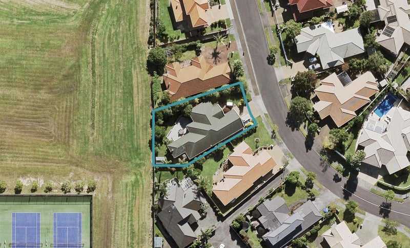 10 Rosetti Rise, West Harbour, Auckland - Carousel 1
