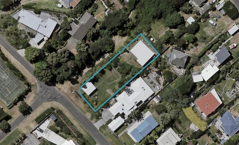 13 Hona Street, Waikanae Beach, Waikanae - Carousel 1