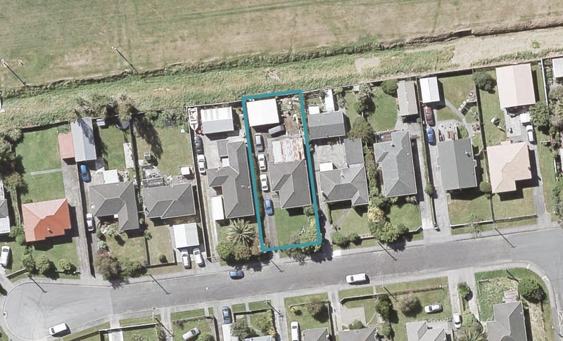 14 Russell Road, Wainuiomata, Lower Hutt - Carousel 1