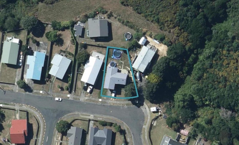 19 Moult Street, Titahi Bay, Porirua - Carousel 1