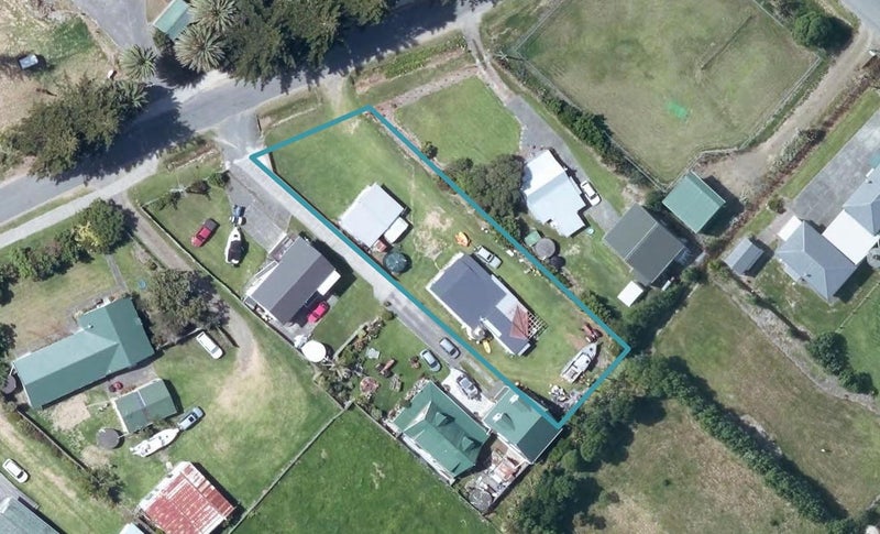 167 Newcastle Street, Māhia - Carousel 1