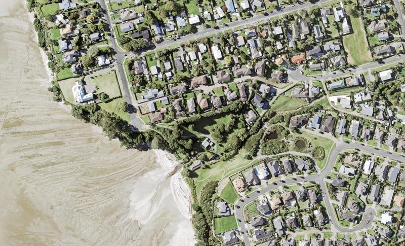2 Belisi Way, Beachlands, Auckland - Carousel 1