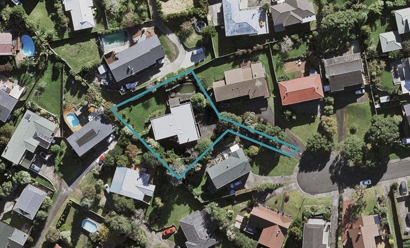 9 Busbridge Place, Hillcrest, Auckland - Carousel 1