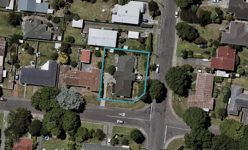 43 Alexander Road, RAUMATI BEACH, PARAPARAUMU - Carousel 1