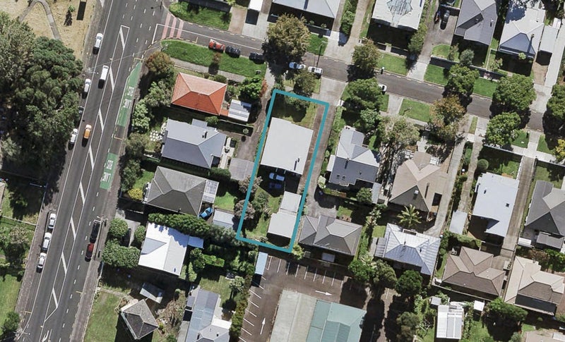 1 Mars Avenue, Sandringham, Auckland - Carousel 1