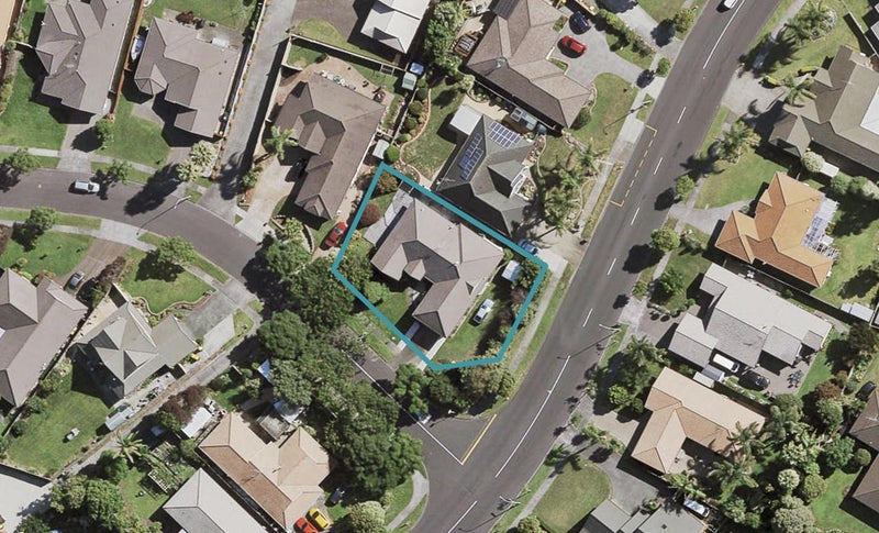 1 Trossach Place, Wattle Downs, Auckland - Carousel 1