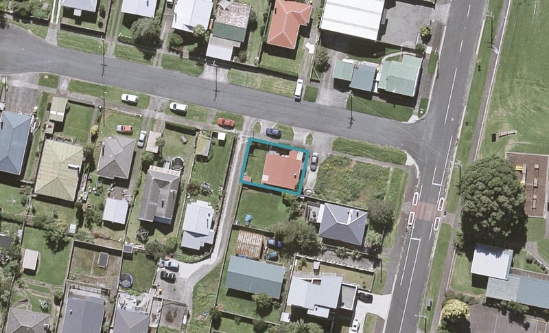 3 Harbour Street, Moturoa, New Plymouth - Carousel 1