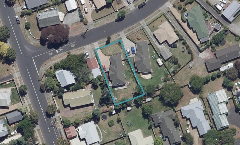 4 Raleigh Avenue, Fairview Downs, Hamilton - Carousel 1