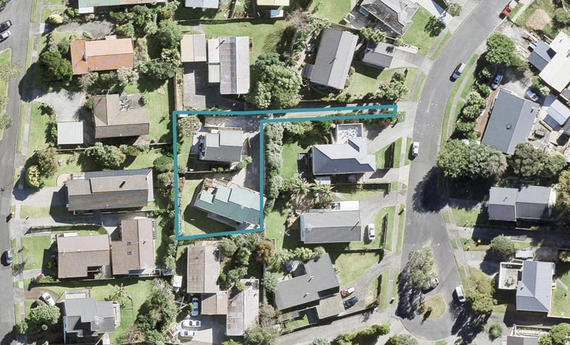 23 Gilshennan Valley, Red Beach, Auckland - Carousel 1