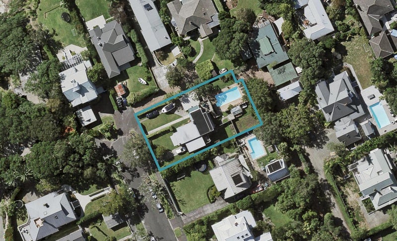 2/8 Second Avenue, Stanley Point, Auckland - Carousel 1