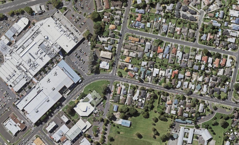 1/2 Reeves Road, Pakuranga, Auckland - Carousel 1
