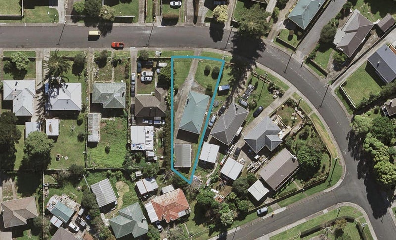 40 Blake Road, Mangere East, Auckland - Carousel 1