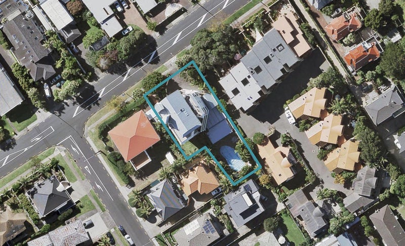 2/24A KILLARNEY STREET, Takapuna, Auckland - Carousel 1