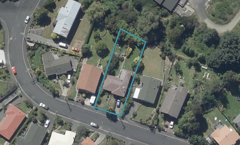 10 Honeystone Street, Helensburgh, Dunedin - Carousel 1