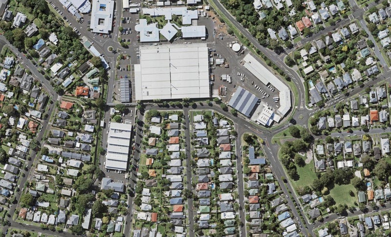 48 Kiwi Road, Stanley Point, Auckland - Carousel 1
