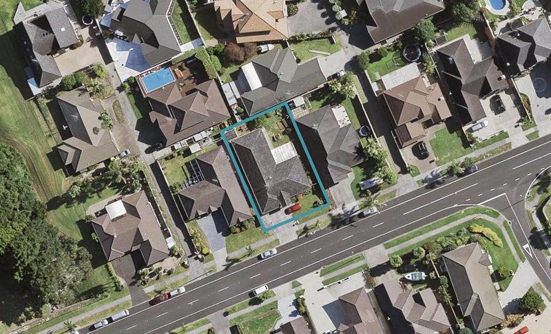 176 Charles Prevost Drive, The Gardens, Auckland - Carousel 1