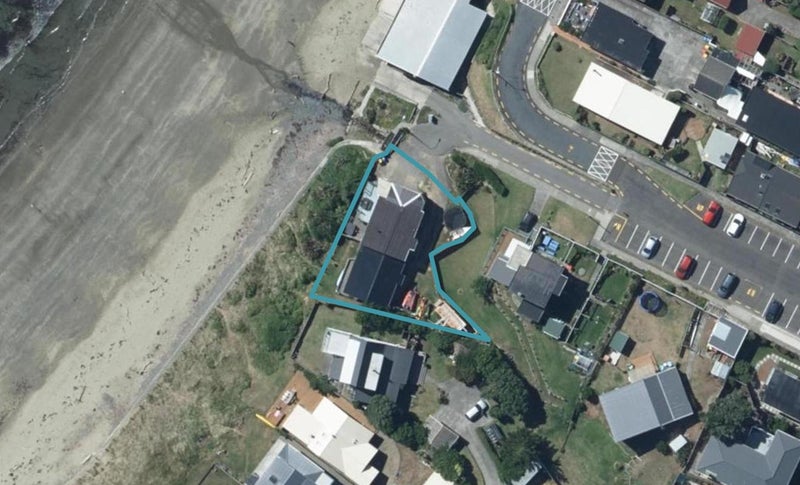 7 Toms Road, Titahi Bay, Porirua - Carousel 1