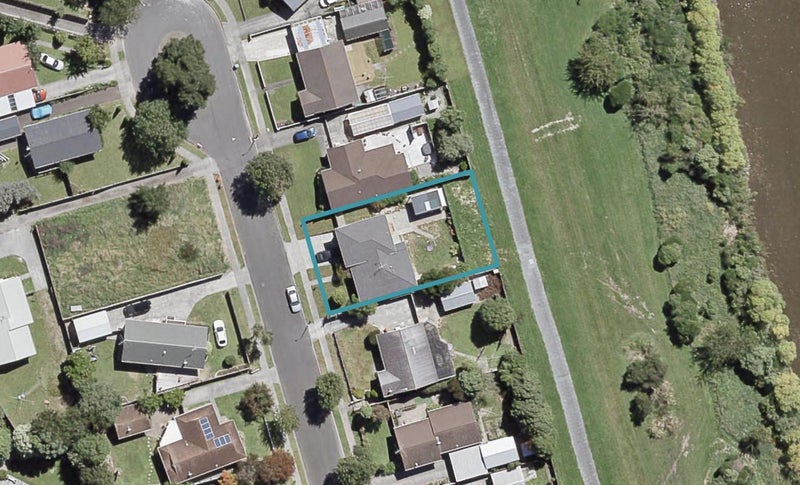 28 Delaware Grove, Totara Park, Upper Hutt - Carousel 1