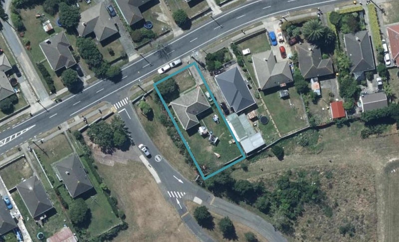 36 Driver Crescent, Cannons Creek, Porirua - Carousel 1