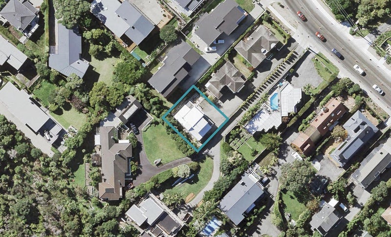 3/136 Beach Road, Castor Bay, Auckland - Carousel 1