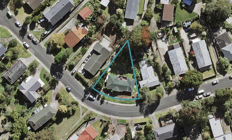 25 Ayton Drive, Totara Vale, Auckland - Carousel 1