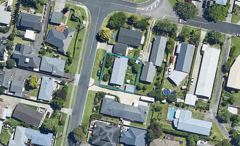 4 Myres Street, Otumoetai, Tauranga - Carousel 1