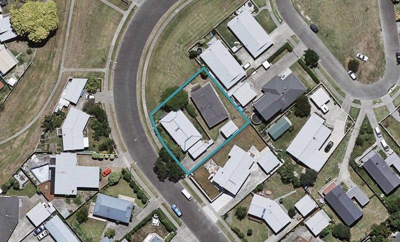 36 Duckworth Crescent, Greenmeadows, Napier - Carousel 1