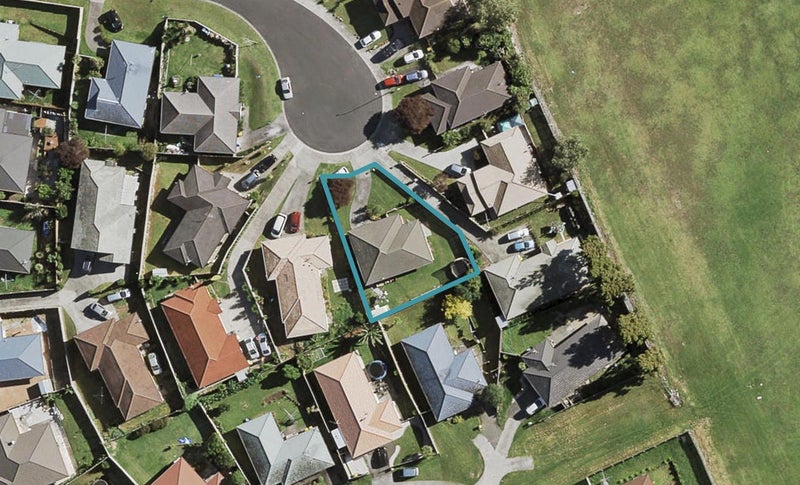 13 Bohola Rise, Weymouth, Auckland - Carousel 1