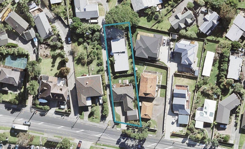 2/0 Carlisle Road, Northcross, Auckland - Carousel 1