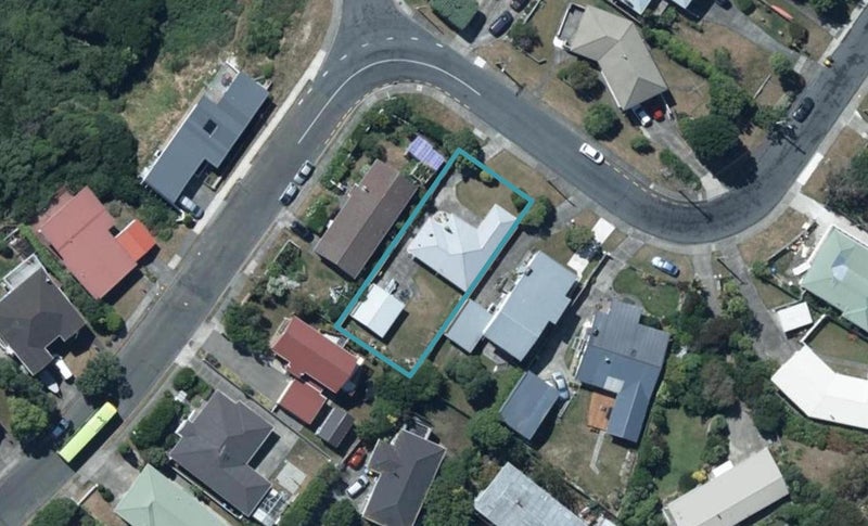 39 Tirowhanga Road, Paremata, Porirua - Carousel 1