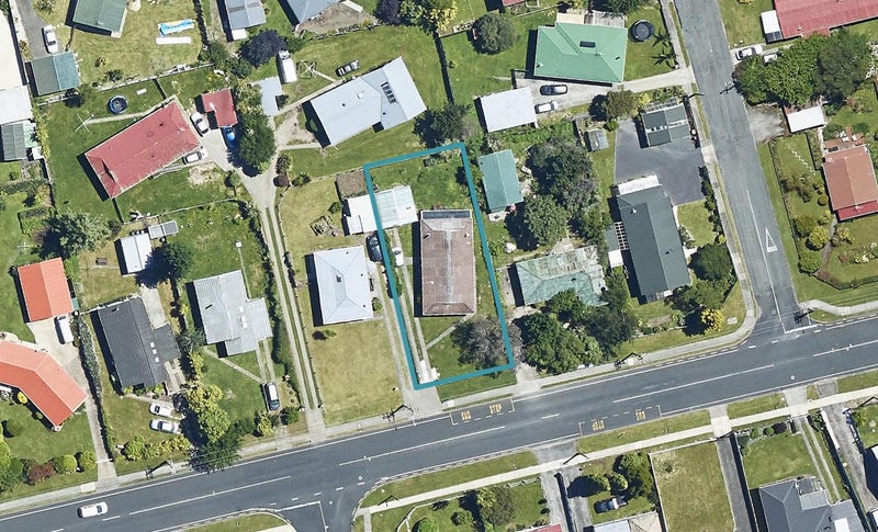 32 Kawaha Point Road, Fairy Springs, Rotorua - Carousel 1
