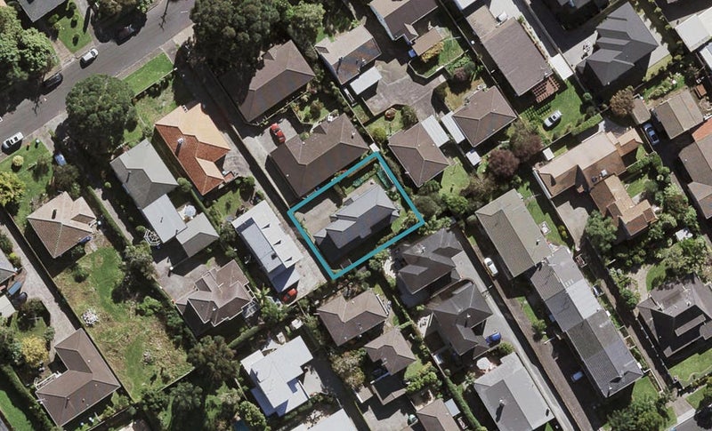 13C Raurenga Avenue, Royal Oak, Auckland - Carousel 1