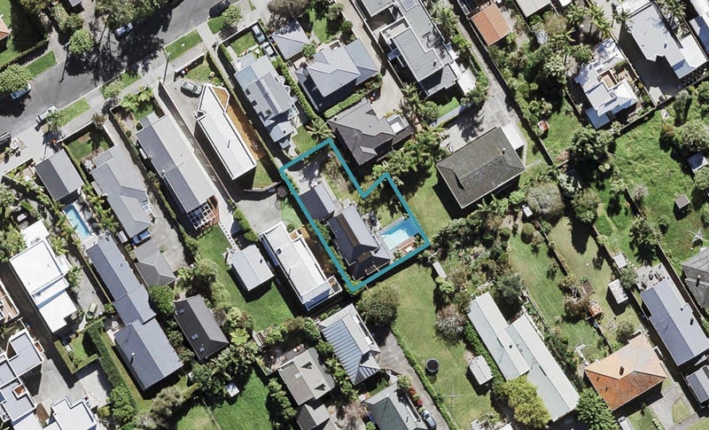 65 Wainui Avenue, Point Chevalier, Auckland - Carousel 1