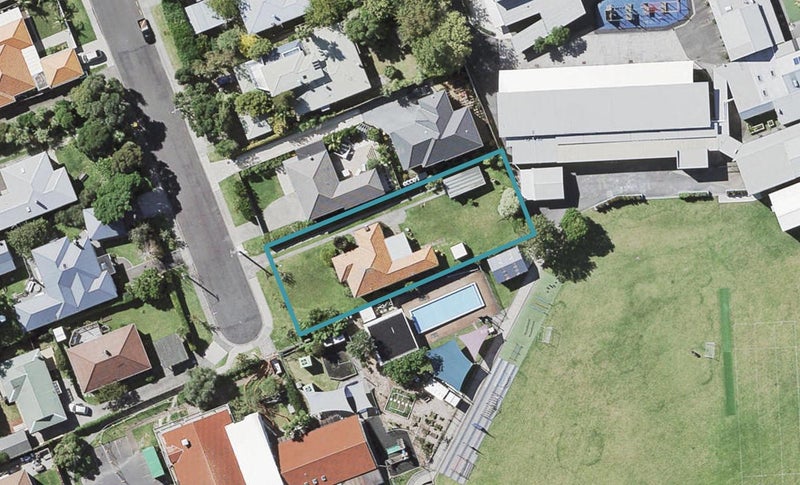 11 Harrison Avenue, Belmont, Auckland - Carousel 1