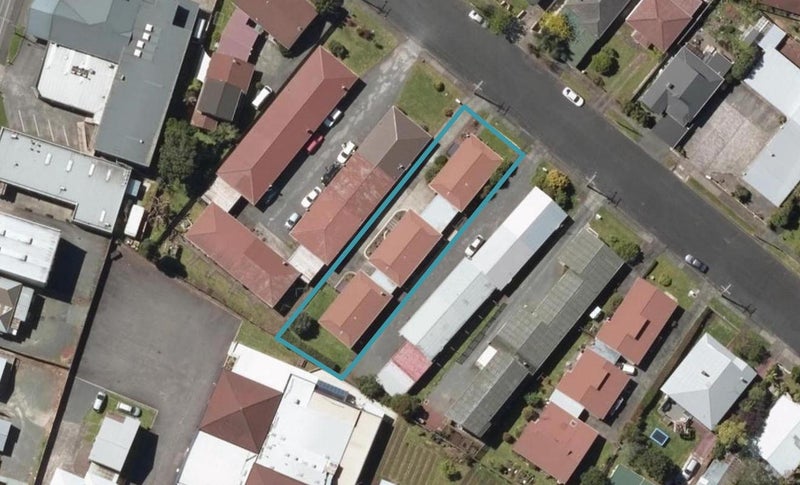 8 Wolfe Street, Regent, Whangārei - Carousel 1