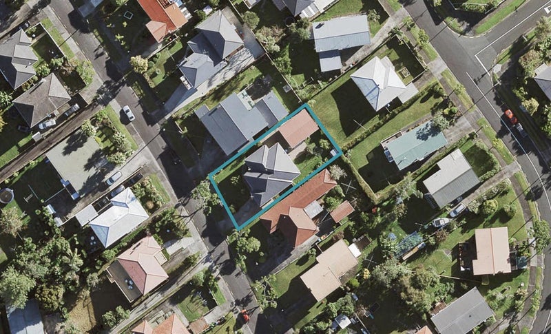 22 Hillview Avenue, New Windsor, Auckland - Carousel 1