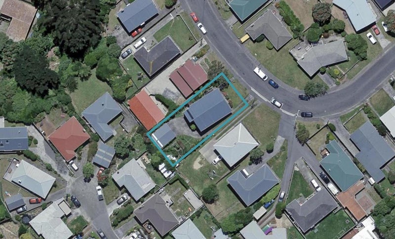 27 Turville Crescent, Newlands, Wellington - Carousel 1