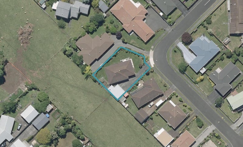 8 Warwick Place, Springvale, Whanganui - Carousel 1