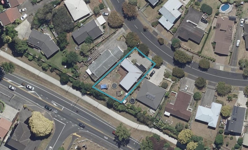16 Pelorus Street, Glenview, Hamilton - Carousel 1