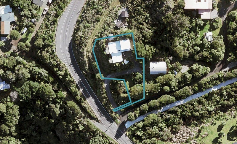 90A Piha Road, New Lynn - Carousel 1