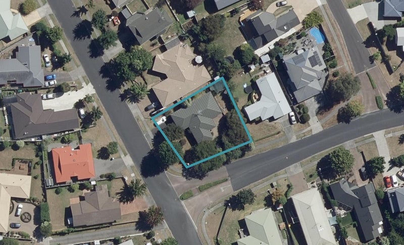 52 Western Heights Drive, Western Heights, Hamilton - Carousel 1