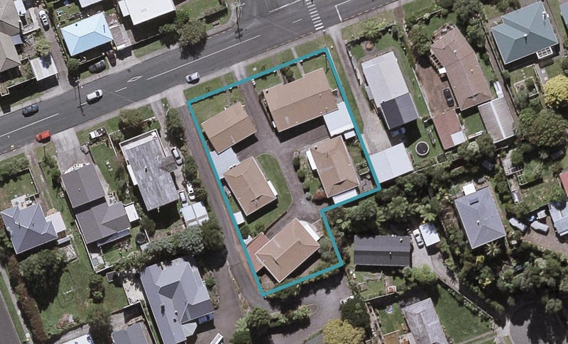 1/83 Clawton ST, Westown, New Plymouth - Carousel 1