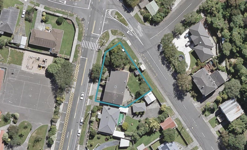 131 Stokes Valley Road, Stokes Valley, Lower Hutt - Carousel 1