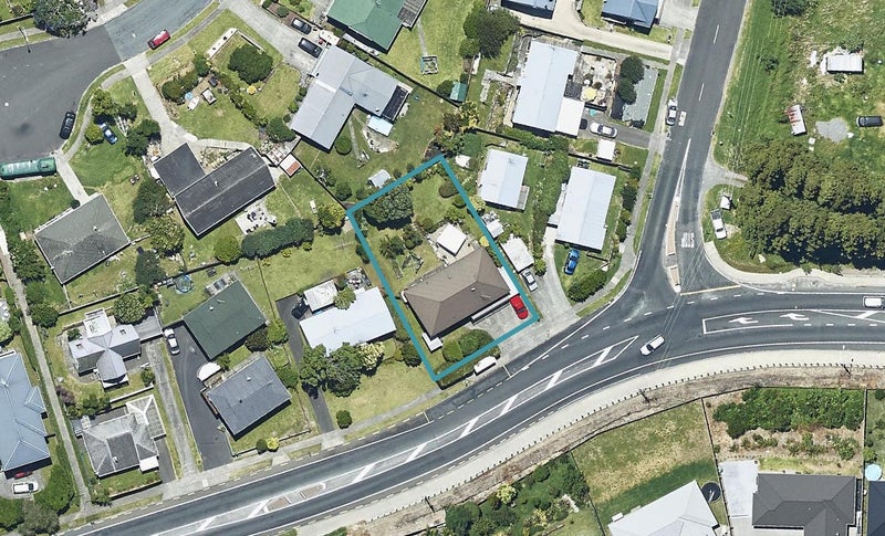 407 Welcome Bay Road, Welcome Bay, Tauranga - Carousel 1