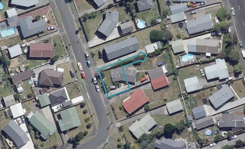 1/16 Betley Crescent, Fairview Downs, Hamilton - Carousel 1