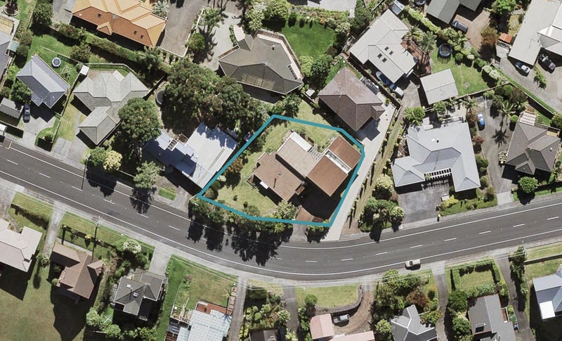 90 Luckens Road, West Harbour, Auckland - Carousel 1