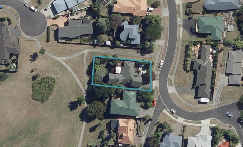 20 West Ridge Drive, Western Heights, Hamilton - Carousel 1