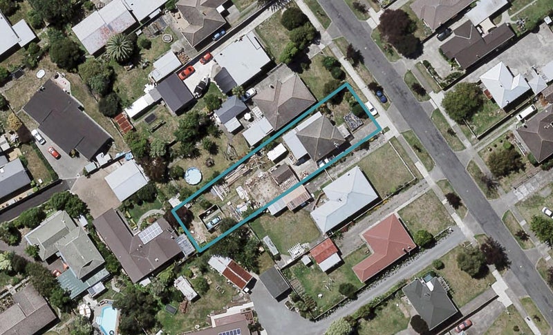 213 Mayfair Avenue, Mayfair, Hastings - Carousel 1