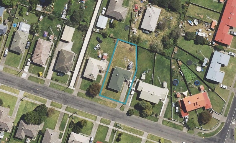 32 Cambridge Terrace, Kaiti, Gisborne - Carousel 1