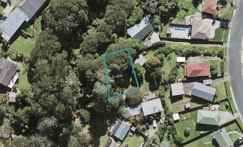 16B Glen Marine Parade, Glendene, Auckland - Carousel 1